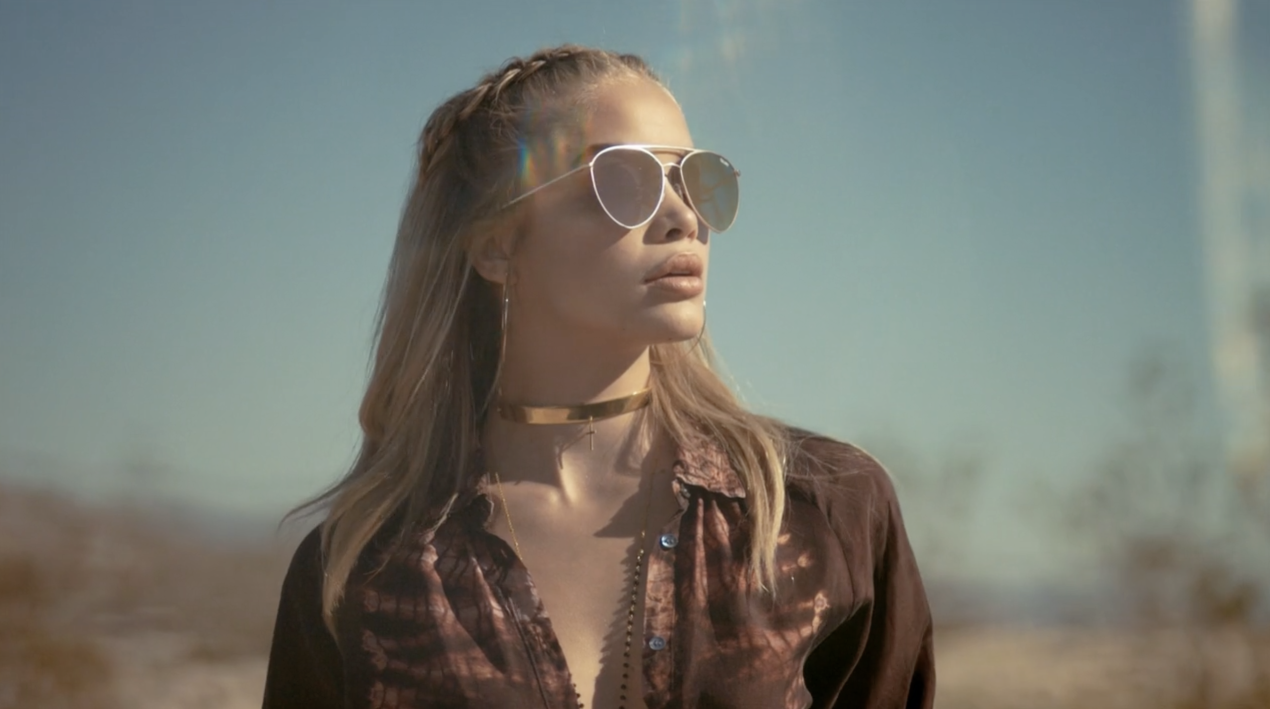 Jasmine Sanders, la "Golden Barbie", visage de Quay Australia 